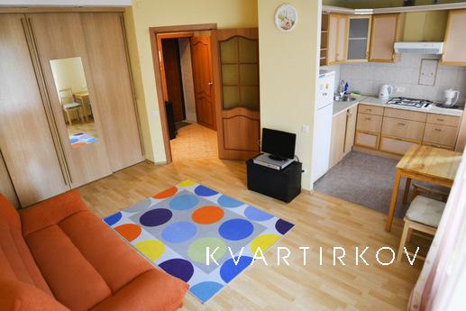 Modern studio apartment in the center, Yekaterinburg - apartment by the day