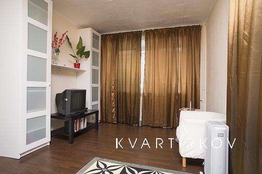 1-bedroom apartments in the center next, Yekaterinburg - apartment by the day