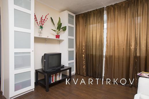 1-bedroom apartments in the center next, Yekaterinburg - apartment by the day