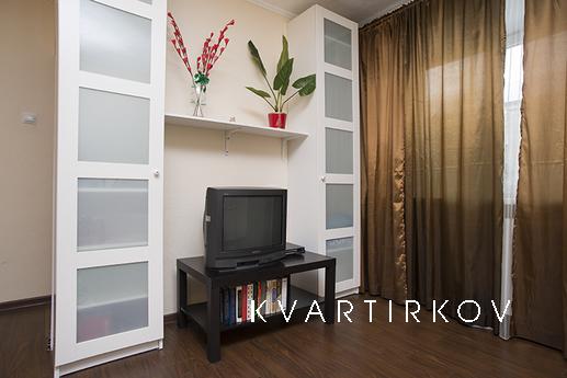 1-bedroom apartments in the center next, Yekaterinburg - apartment by the day