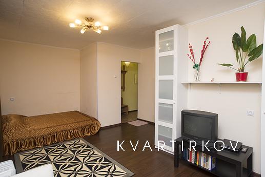 1-bedroom apartments in the center next, Yekaterinburg - apartment by the day