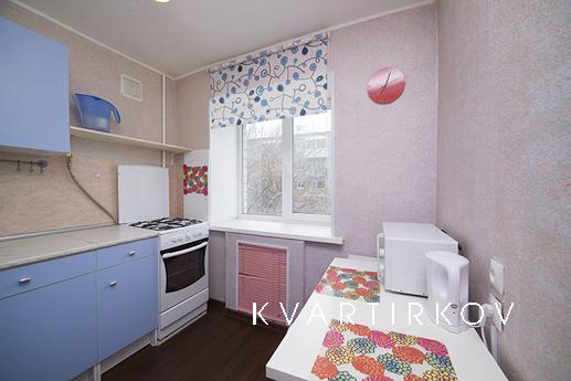 1-bedroom apartments in the center next, Yekaterinburg - apartment by the day