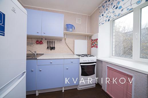 1-bedroom apartments in the center next, Yekaterinburg - apartment by the day