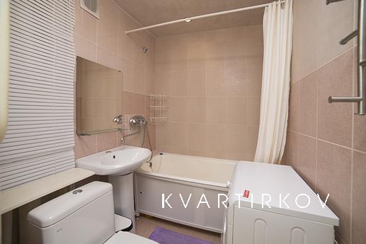 1-bedroom apartments in the center next, Yekaterinburg - apartment by the day
