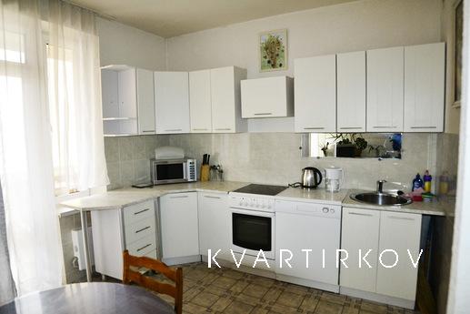 Большая 3-комнатная квартира посуточно, Екатеринбург - квартира посуточно