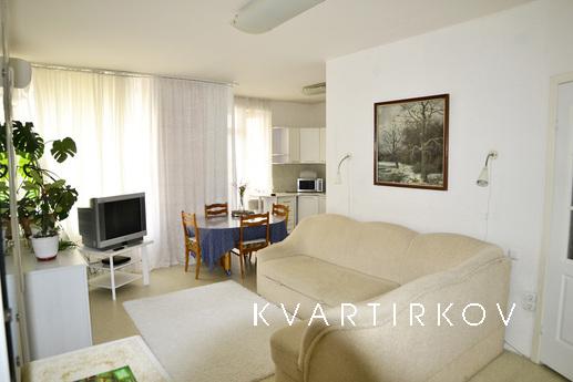 Большая 3-комнатная квартира посуточно, Екатеринбург - квартира посуточно