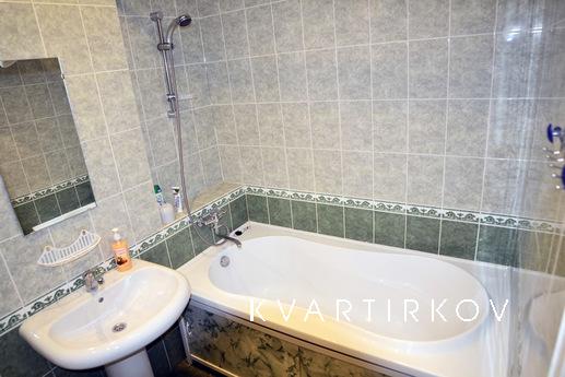 Большая 3-комнатная квартира посуточно, Екатеринбург - квартира посуточно