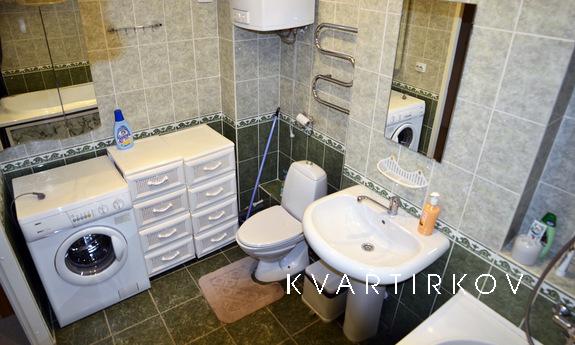 Большая 3-комнатная квартира посуточно, Екатеринбург - квартира посуточно