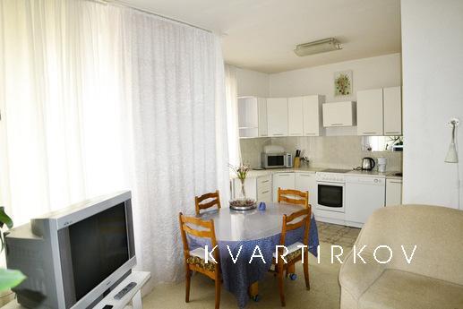 Большая 3-комнатная квартира посуточно, Екатеринбург - квартира посуточно