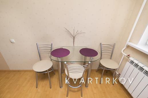 Сдам 2-к кв посуточно Аэропорт, Метро., Екатеринбург - квартира посуточно