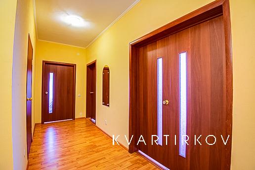 One bedroom apartment with a jacuzzi!, Yekaterinburg - apartment by the day