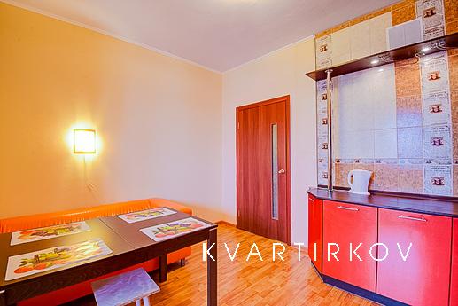 One bedroom apartment with a jacuzzi!, Yekaterinburg - apartment by the day