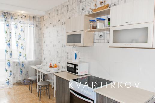 Большая, светлая, двухкомнатная квартира, Екатеринбург - квартира посуточно