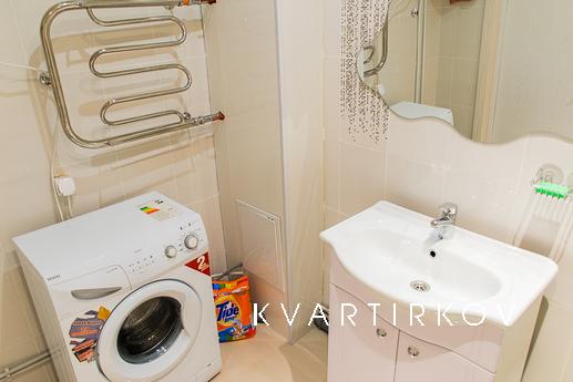 Большая, светлая, двухкомнатная квартира, Екатеринбург - квартира посуточно