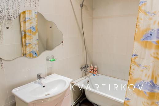 Большая, светлая, двухкомнатная квартира, Екатеринбург - квартира посуточно