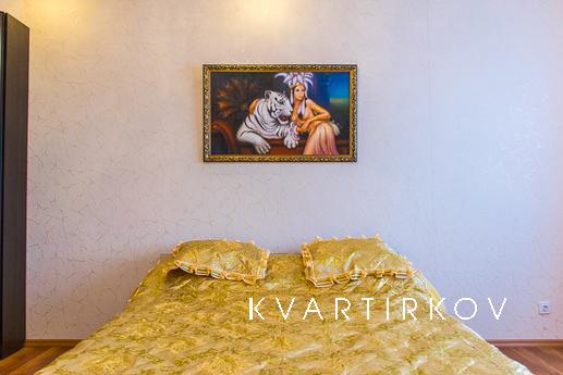 Большая, светлая, двухкомнатная квартира, Екатеринбург - квартира посуточно