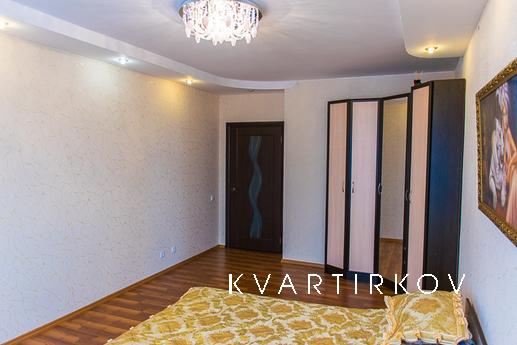 Большая, светлая, двухкомнатная квартира, Екатеринбург - квартира посуточно