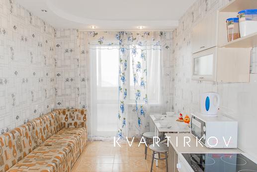 Большая, светлая, двухкомнатная квартира, Екатеринбург - квартира посуточно