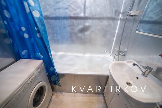 Сдам 2-к кв посуточно Аэропорт, Метро., Екатеринбург - квартира посуточно