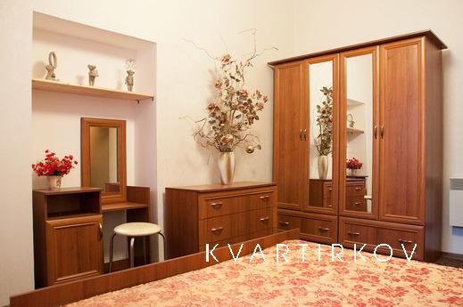 2-bedroom apartment in the center, Odessa - apartment by the day