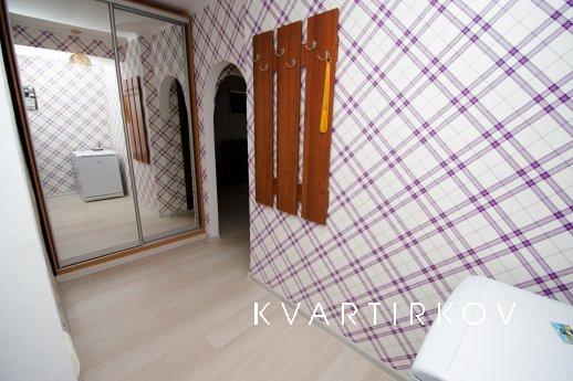 Compact apartment, Odessa - apartment by the day