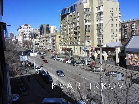 Center, Metro Libidska, Palace of Ukrain, Kyiv - apartment by the day
