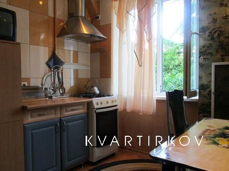 Apartment for rent in the city center, Alushta - apartment by the day