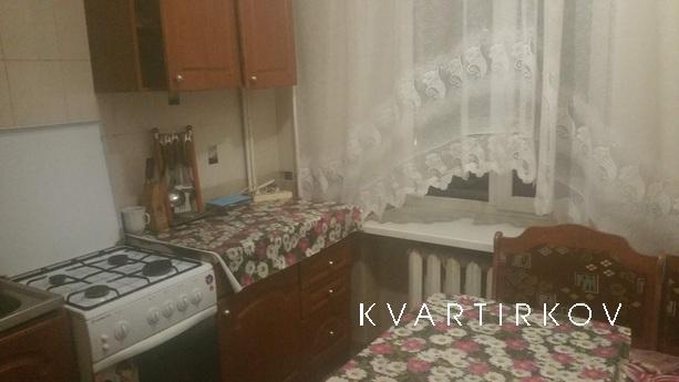 One-bedroom apartment in the center, Berdiansk - apartment by the day