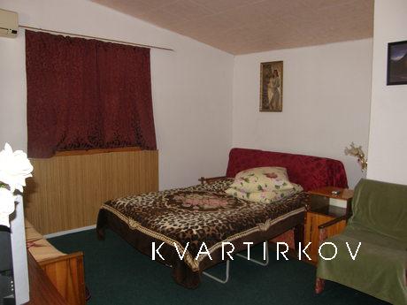 Comfortable rooms in a private house, Alushta - apartment by the day