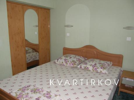 Two-room 'suite', Alushta - apartment by the day