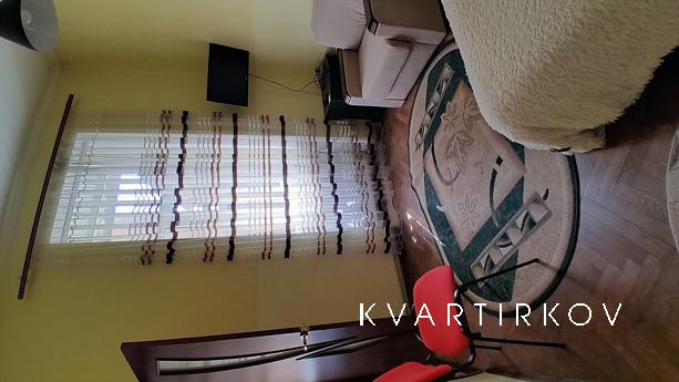 1 ком,ц.Св.Анны,парковка,Хорватська, Львов - квартира посуточно