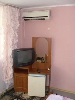 The private sector in the city center, Feodosia - apartment by the day