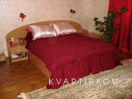 For rent 3-bedroom apartment in Lukyanovka Street. Melnikov,