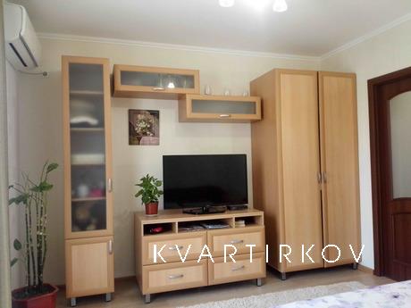 Rent a small cozy house, Yevpatoriya - apartment by the day