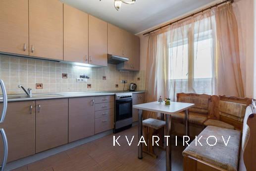 1k apartment in m.Komendantskii prospekt, Санкт-Петербург - квартира подобово