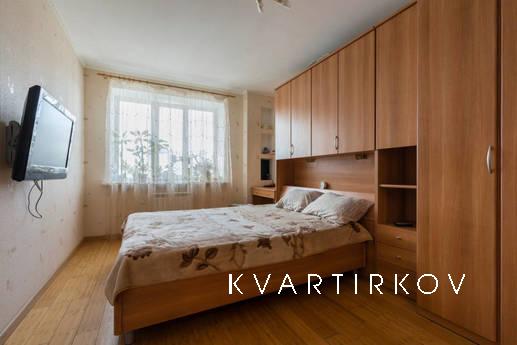 1k apartment in m.Komendantskii prospekt, Санкт-Петербург - квартира подобово