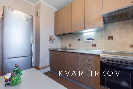 1k apartment in m.Komendantskii prospekt, Санкт-Петербург - квартира подобово