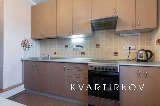 1k apartment in m.Komendantskii prospekt, Санкт-Петербург - квартира подобово