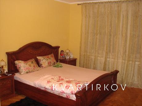 В квартире Вся необходимая мебель и бытовая техника для комф