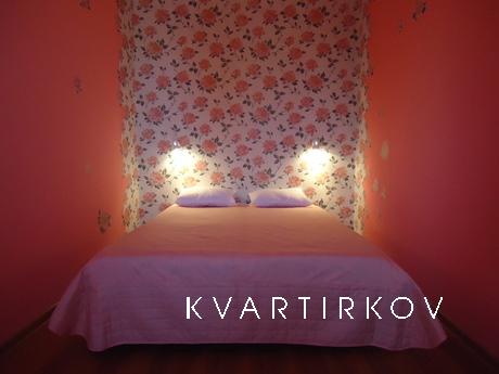 2k.kv-ra in the center of Yekaterinburg, Yekaterinburg - apartment by the day