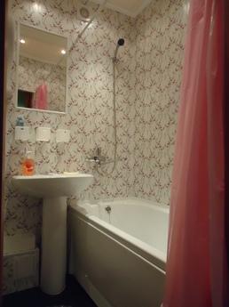 2k.kv-ra in the center of Yekaterinburg, Yekaterinburg - apartment by the day