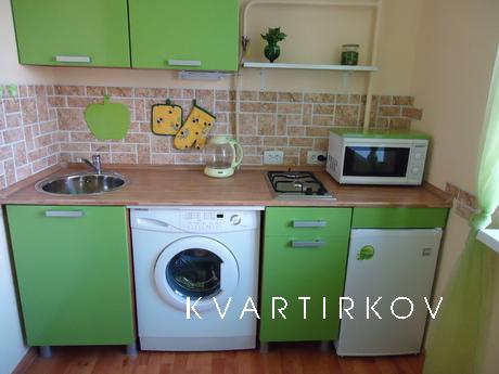 2k.kv-ra in the center of Yekaterinburg, Yekaterinburg - apartment by the day