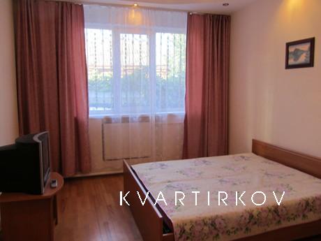 Просторная 3-х комн кв-ра в Центре, Краснодар - квартира посуточно