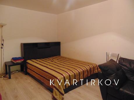 Квартира-студия с большой угловой ванной, Волгоград - квартира посуточно