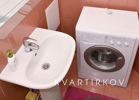 Comfortable apartment in a step from the, Санкт-Петербург - квартира подобово