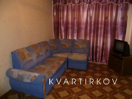 Квартира расположена в Привокзальном районе города. Имеется 