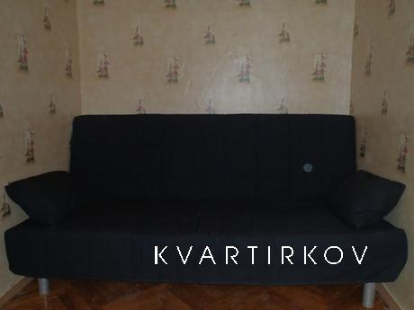 The apartment is located 7 minutes from the metro pl.Muzhest