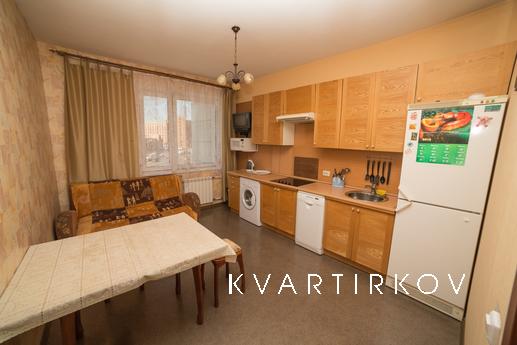 1 kom.kv. Daily m.Komendantskii etc., Saint Petersburg - apartment by the day