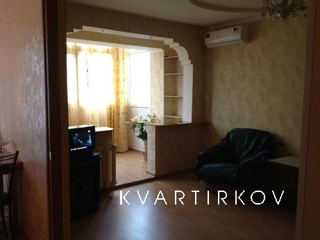 квартира со свежим ремонтом. С жилой лоджией. 10 минут от па