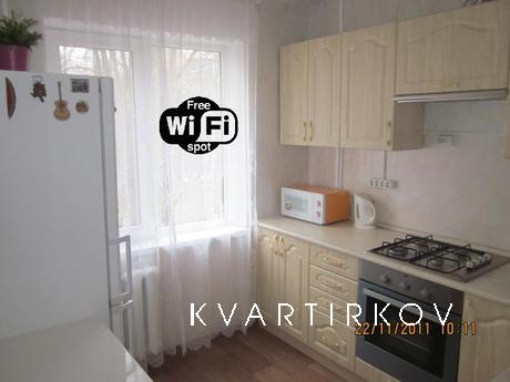 Квартира расположена вблизи удобной транспортной развязки (т